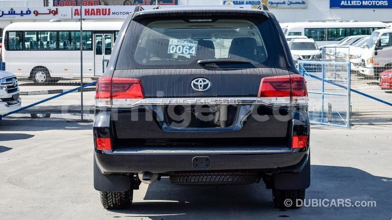 Big with watermark toyota land cruiser agadez import dubai 5561