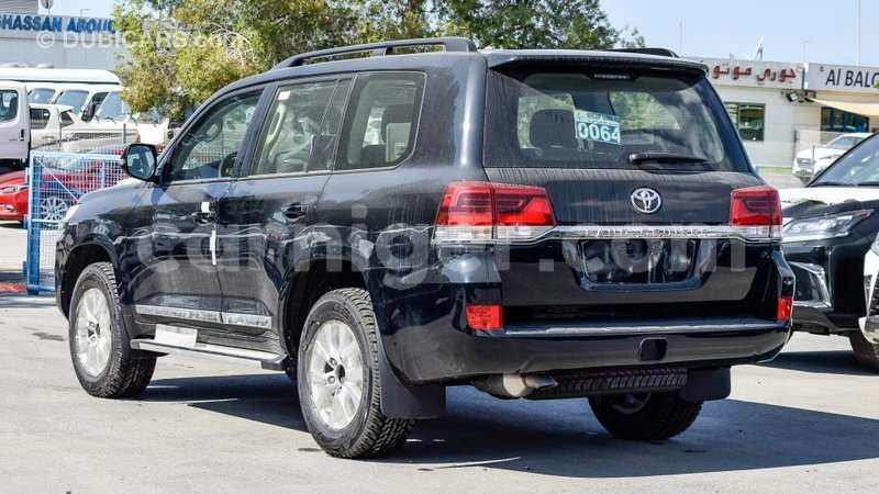 Big with watermark toyota land cruiser agadez import dubai 5561