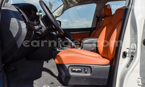 Buy Import Toyota Land Cruiser White Truck in Import - Dubai in Agadez Buy Import Toyota Land Cruiser White Truck in Import - Dubai in Agadez