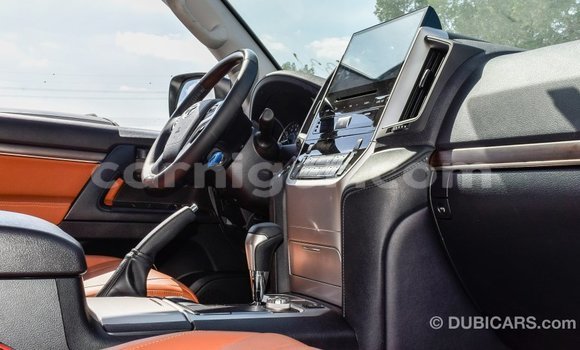 Buy Import Toyota Land Cruiser White Truck in Import - Dubai in Agadez Buy Import Toyota Land Cruiser White Truck in Import - Dubai in Agadez