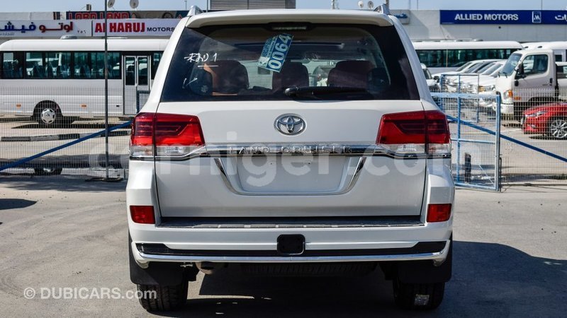 Big with watermark toyota land cruiser agadez import dubai 5562