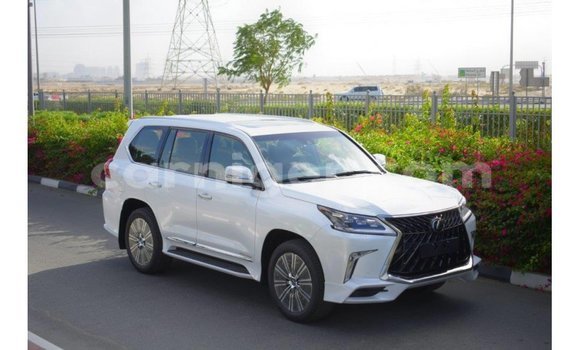 Sayi Imported Lexus LX White Mota in Import - Dubai a Agadez Sayi Imported Lexus LX White Mota in Import - Dubai a Agadez