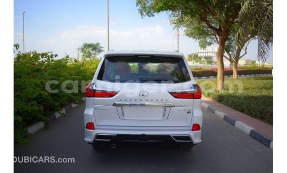 Sayi Imported Lexus LX White Mota in Import - Dubai a Agadez Sayi Imported Lexus LX White Mota in Import - Dubai a Agadez