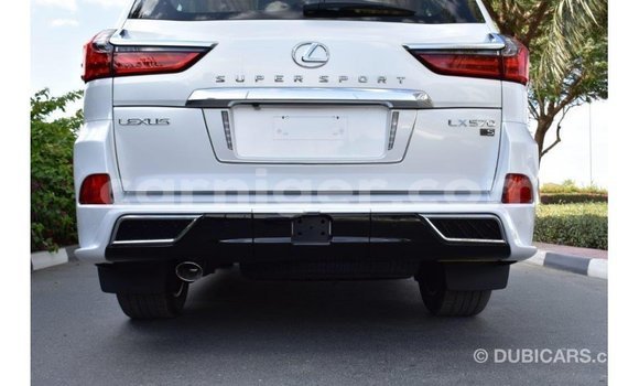Sayi Imported Lexus LX White Mota in Import - Dubai a Agadez Sayi Imported Lexus LX White Mota in Import - Dubai a Agadez