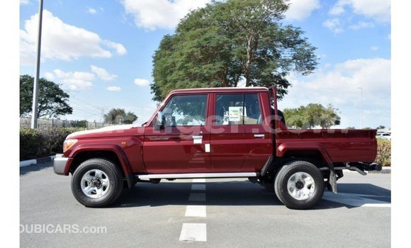 Sayi Imported Toyota Land Cruiser Red Babbar mota in Import - Dubai a Agadez Sayi Imported Toyota Land Cruiser Red Babbar mota in Import - Dubai a Agadez