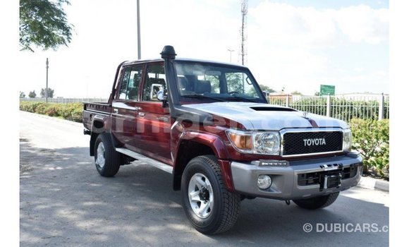 Sayi Imported Toyota Land Cruiser Red Babbar mota in Import - Dubai a Agadez Sayi Imported Toyota Land Cruiser Red Babbar mota in Import - Dubai a Agadez