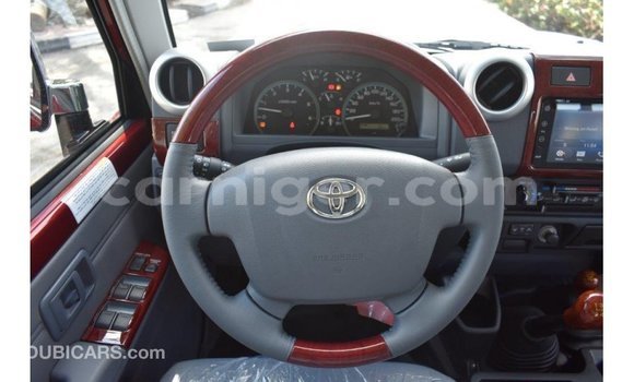 Sayi Imported Toyota Land Cruiser Red Babbar mota in Import - Dubai a Agadez Sayi Imported Toyota Land Cruiser Red Babbar mota in Import - Dubai a Agadez