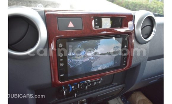 Sayi Imported Toyota Land Cruiser Red Babbar mota in Import - Dubai a Agadez Sayi Imported Toyota Land Cruiser Red Babbar mota in Import - Dubai a Agadez