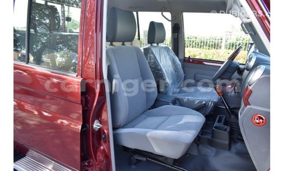 Sayi Imported Toyota Land Cruiser Red Babbar mota in Import - Dubai a Agadez Sayi Imported Toyota Land Cruiser Red Babbar mota in Import - Dubai a Agadez