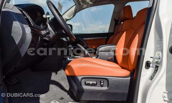 Buy Import Toyota Land Cruiser White Truck in Import - Dubai in Agadez Buy Import Toyota Land Cruiser White Truck in Import - Dubai in Agadez