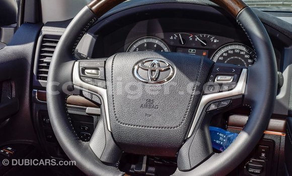 Buy Import Toyota Land Cruiser White Truck in Import - Dubai in Agadez Buy Import Toyota Land Cruiser White Truck in Import - Dubai in Agadez