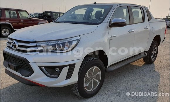 Buy Import Toyota Hilux White Car in Import - Dubai in Agadez Buy Import Toyota Hilux White Car in Import - Dubai in Agadez