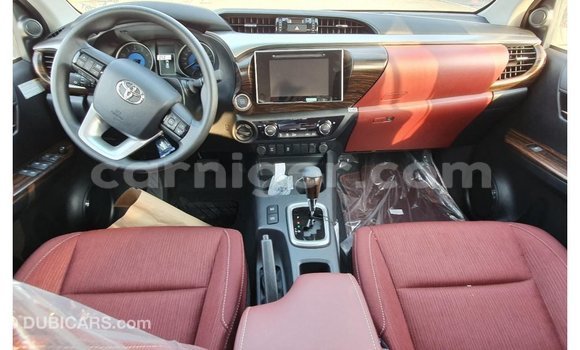 Buy Import Toyota Hilux White Car in Import - Dubai in Agadez Buy Import Toyota Hilux White Car in Import - Dubai in Agadez