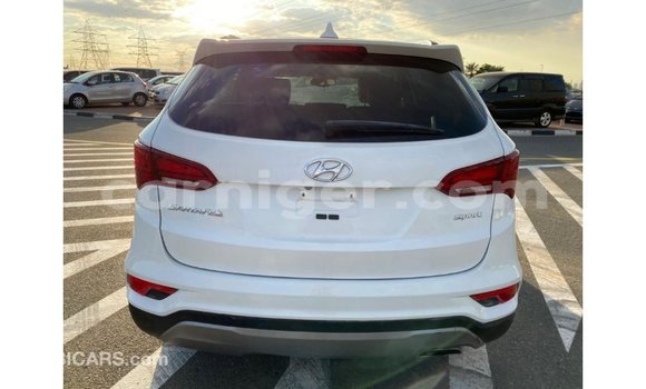 اشتري Imported Hyundai Santa Fe White سيارة في Import - Dubai في أغاديز اشتري Imported Hyundai Santa Fe White سيارة في Import - Dubai في أغاديز