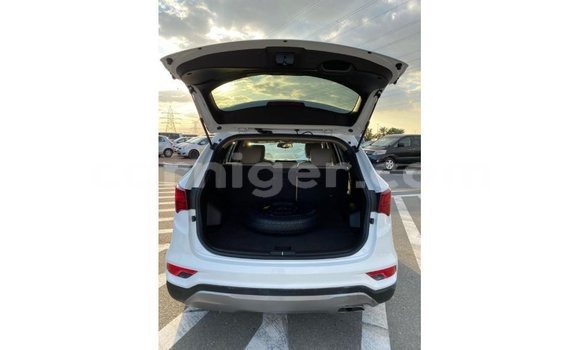 اشتري Imported Hyundai Santa Fe White سيارة في Import - Dubai في أغاديز اشتري Imported Hyundai Santa Fe White سيارة في Import - Dubai في أغاديز