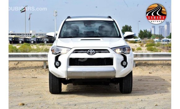 Sayi Imported Toyota Ade White Babbar mota in Import - Dubai a Agadez Sayi Imported Toyota Ade White Babbar mota in Import - Dubai a Agadez