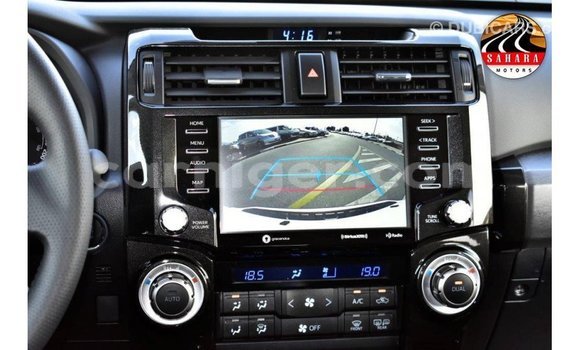 Sayi Imported Toyota Ade White Babbar mota in Import - Dubai a Agadez Sayi Imported Toyota Ade White Babbar mota in Import - Dubai a Agadez