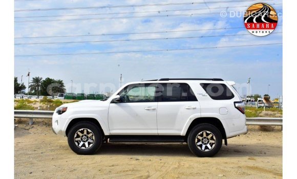 Sayi Imported Toyota Ade White Babbar mota in Import - Dubai a Agadez Sayi Imported Toyota Ade White Babbar mota in Import - Dubai a Agadez