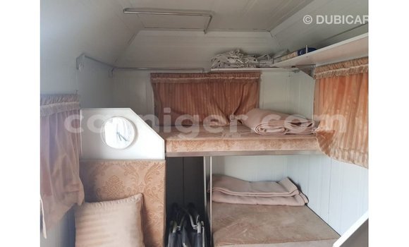 اشتري Imported Kia Carens White سيارة في Import - Dubai في أغاديز اشتري Imported Kia Carens White سيارة في Import - Dubai في أغاديز