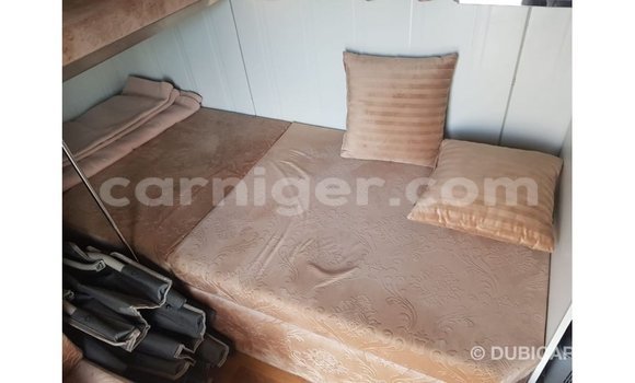 اشتري Imported Kia Carens White سيارة في Import - Dubai في أغاديز اشتري Imported Kia Carens White سيارة في Import - Dubai في أغاديز