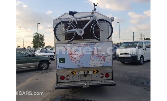 اشتري Imported Kia Carens White سيارة في Import - Dubai في أغاديز اشتري Imported Kia Carens White سيارة في Import - Dubai في أغاديز