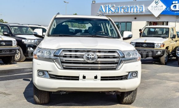 Sayi Imported Toyota Land Cruiser White Babbar mota in Import - Dubai a Agadez Sayi Imported Toyota Land Cruiser White Babbar mota in Import - Dubai a Agadez
