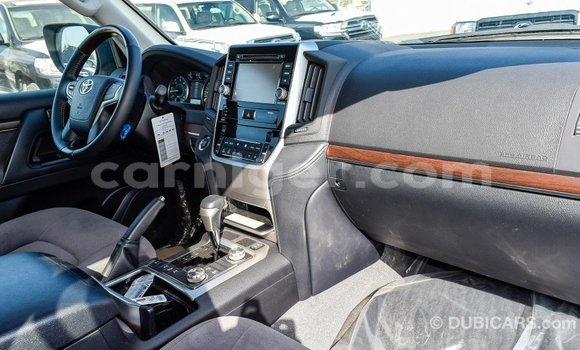 Sayi Imported Toyota Land Cruiser White Babbar mota in Import - Dubai a Agadez Sayi Imported Toyota Land Cruiser White Babbar mota in Import - Dubai a Agadez
