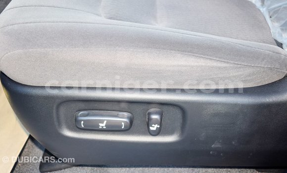 Sayi Imported Toyota Land Cruiser White Babbar mota in Import - Dubai a Agadez Sayi Imported Toyota Land Cruiser White Babbar mota in Import - Dubai a Agadez