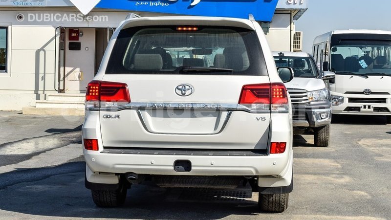 Big with watermark toyota land cruiser agadez import dubai 5581