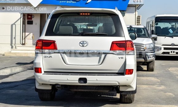 Sayi Imported Toyota Land Cruiser White Babbar mota in Import - Dubai a Agadez Sayi Imported Toyota Land Cruiser White Babbar mota in Import - Dubai a Agadez