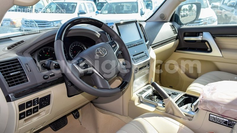 Big with watermark toyota land cruiser agadez import dubai 5582