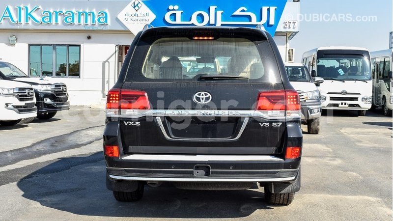 Big with watermark toyota land cruiser agadez import dubai 5582