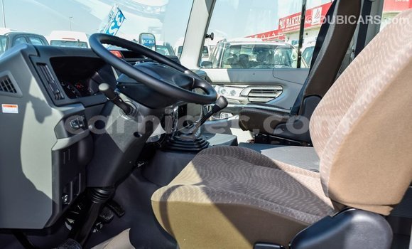 Sayi Imported Toyota Coaster White Mota in Import - Dubai a Agadez Sayi Imported Toyota Coaster White Mota in Import - Dubai a Agadez