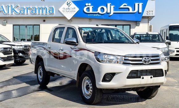 Sayi Imported Toyota Hilux White Mota in Import - Dubai a Agadez Sayi Imported Toyota Hilux White Mota in Import - Dubai a Agadez