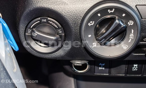Sayi Imported Toyota Hilux White Mota in Import - Dubai a Agadez Sayi Imported Toyota Hilux White Mota in Import - Dubai a Agadez