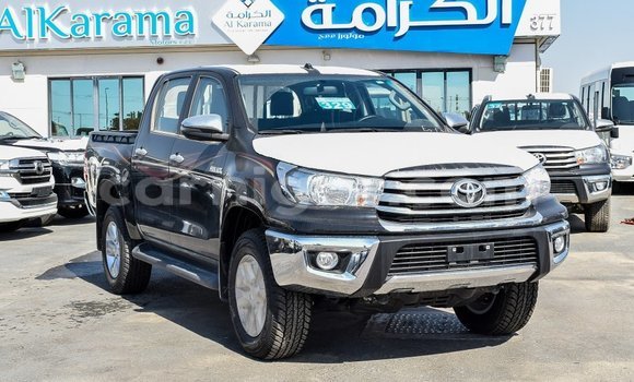 Sayi Imported Toyota Hilux Black Mota in Import - Dubai a Agadez Sayi Imported Toyota Hilux Black Mota in Import - Dubai a Agadez
