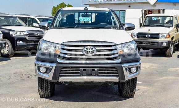 Sayi Imported Toyota Hilux Black Mota in Import - Dubai a Agadez Sayi Imported Toyota Hilux Black Mota in Import - Dubai a Agadez