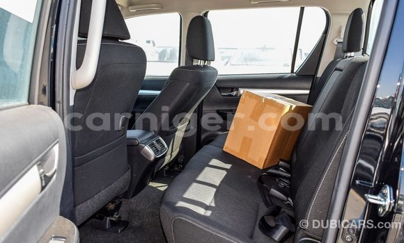 Sayi Imported Toyota Hilux Black Mota in Import - Dubai a Agadez Sayi Imported Toyota Hilux Black Mota in Import - Dubai a Agadez
