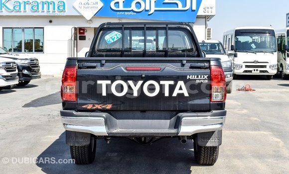 Sayi Imported Toyota Hilux Black Mota in Import - Dubai a Agadez Sayi Imported Toyota Hilux Black Mota in Import - Dubai a Agadez