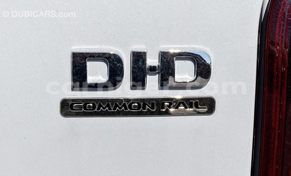 Sayi Imported Mitsubishi L200 White Mota in Import - Dubai a Agadez Sayi Imported Mitsubishi L200 White Mota in Import - Dubai a Agadez