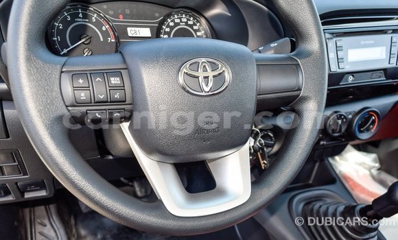 Sayi Imported Toyota Hilux White Mota in Import - Dubai a Agadez Sayi Imported Toyota Hilux White Mota in Import - Dubai a Agadez