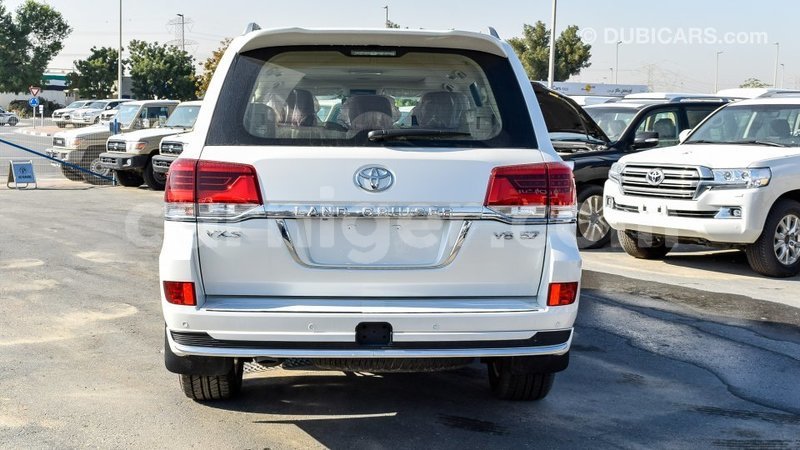 Big with watermark toyota land cruiser agadez import dubai 5596