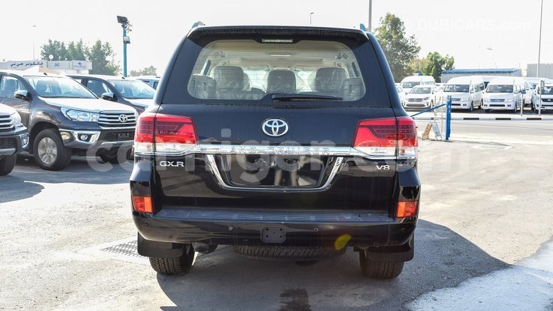 Big with watermark toyota land cruiser agadez import dubai 5597