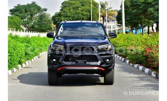 Sayi Imported Toyota Hilux Black Mota in Import - Dubai a Agadez Sayi Imported Toyota Hilux Black Mota in Import - Dubai a Agadez