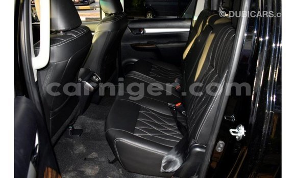 Sayi Imported Toyota Hilux Black Mota in Import - Dubai a Agadez Sayi Imported Toyota Hilux Black Mota in Import - Dubai a Agadez