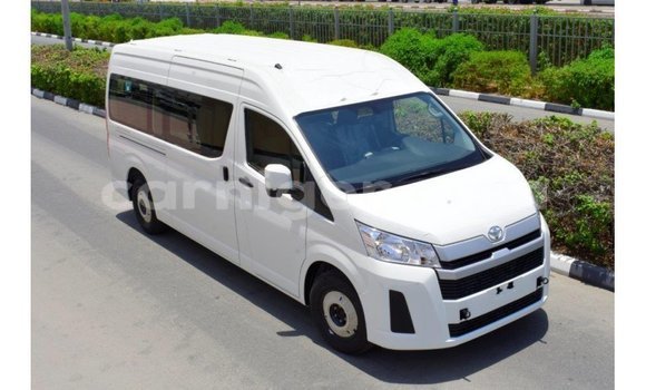 Sayi Imported Toyota Hiace White Mota in Import - Dubai a Agadez Sayi Imported Toyota Hiace White Mota in Import - Dubai a Agadez