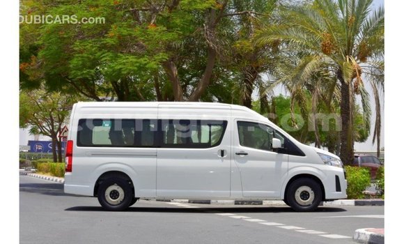 Sayi Imported Toyota Hiace White Mota in Import - Dubai a Agadez Sayi Imported Toyota Hiace White Mota in Import - Dubai a Agadez
