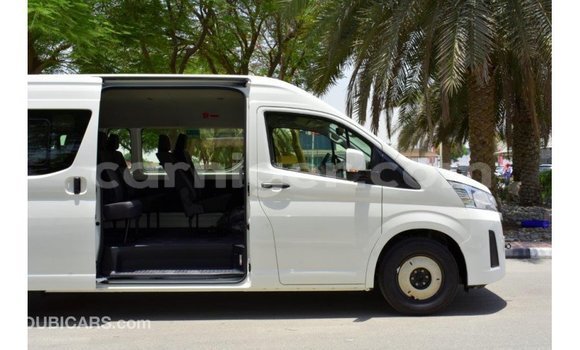 Sayi Imported Toyota Hiace White Mota in Import - Dubai a Agadez Sayi Imported Toyota Hiace White Mota in Import - Dubai a Agadez