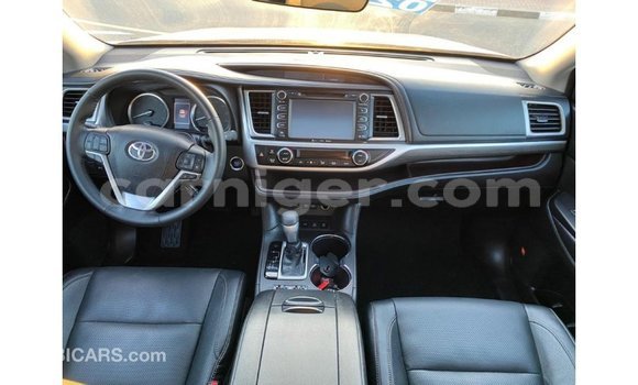 Buy Import Toyota Highlander White Car in Import - Dubai in Agadez Buy Import Toyota Highlander White Car in Import - Dubai in Agadez
