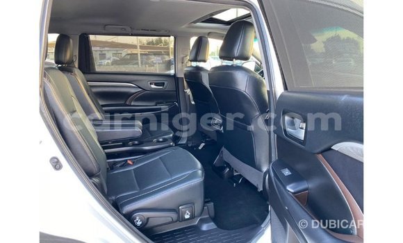 Buy Import Toyota Highlander White Car in Import - Dubai in Agadez Buy Import Toyota Highlander White Car in Import - Dubai in Agadez